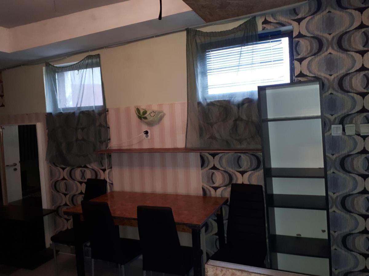 Sárkány Lak Diosd Esterno foto